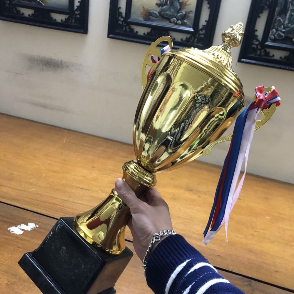 新しいスポーツゲーム ゴールドトロフィー賞 チャンピオン 蓋 - Table Tennis Champion のレビューと価格