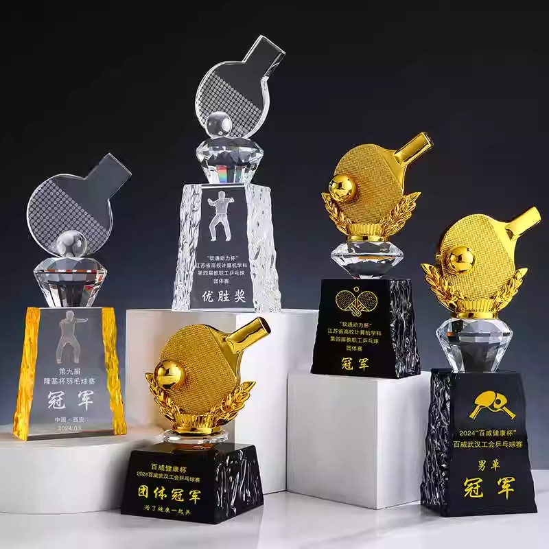 卓球トロフィー カスタマイズ競技賞品 記念品 金メダル 男子 - Table Tennis Champion のレビューと価格